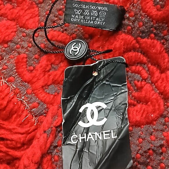 CHANEL Luxury Vintage VWT Red Rose Motif Cashmere Silk Fringed Shawl Wrap Scarf - Picture 14 of 15
